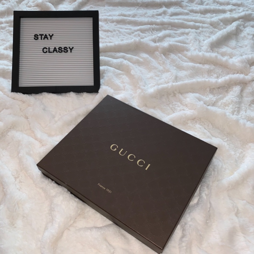 Authentic Gucci Gift box + Tissue